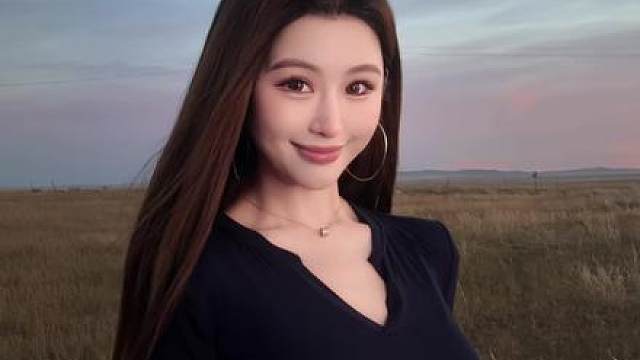 你也偷偷的着我