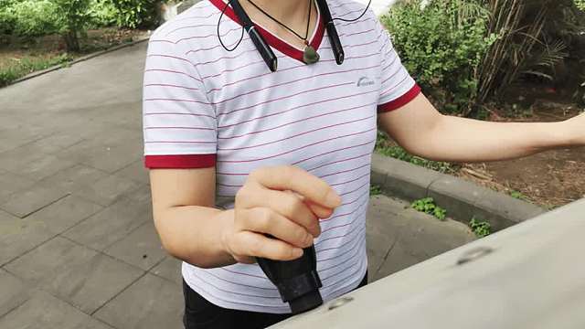 未来客助听器和讯飞哪个好？老年助听器哪个品牌好？超深度分析