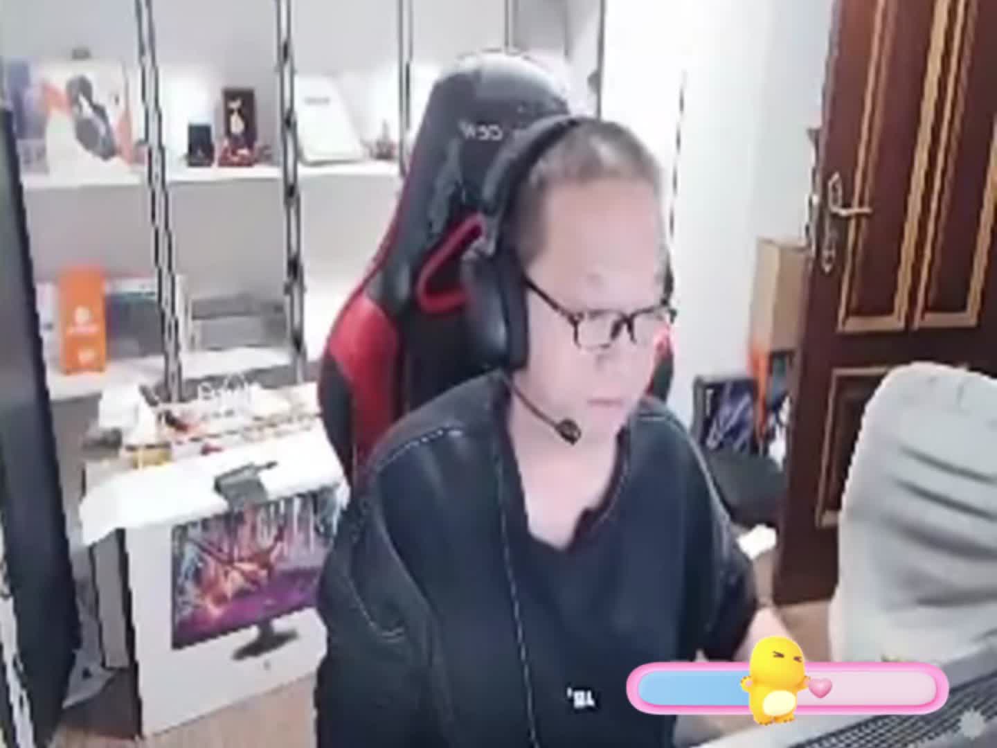 迹威本是同林鸟 大难临头各自飞