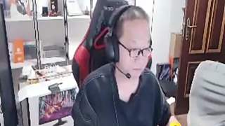 跡威本是同林鳥 大難臨頭各自飛
