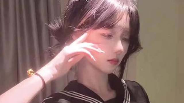 不会做表情的时候就冷着脸 这样还会被说冷脸萌