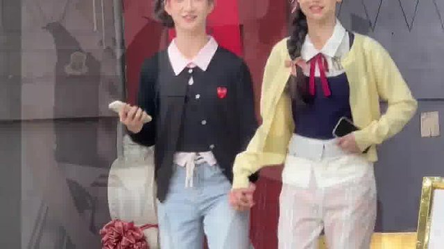 浅浅来个台下台上