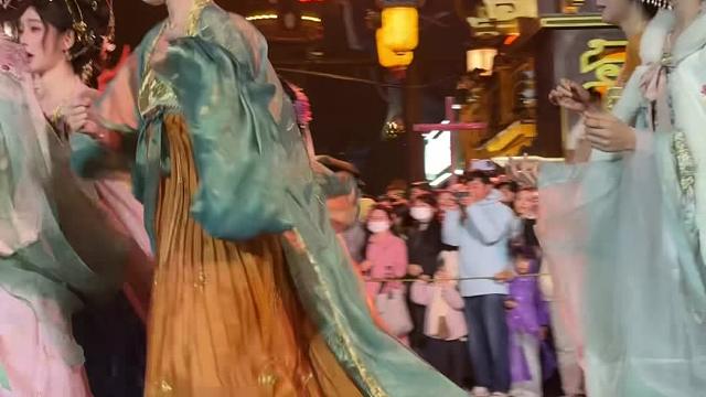 又是心碎小甜斗舞 我们有救了