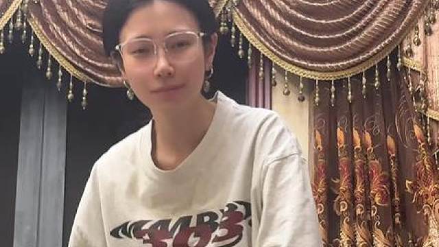 “谁见宫花寂寞红”