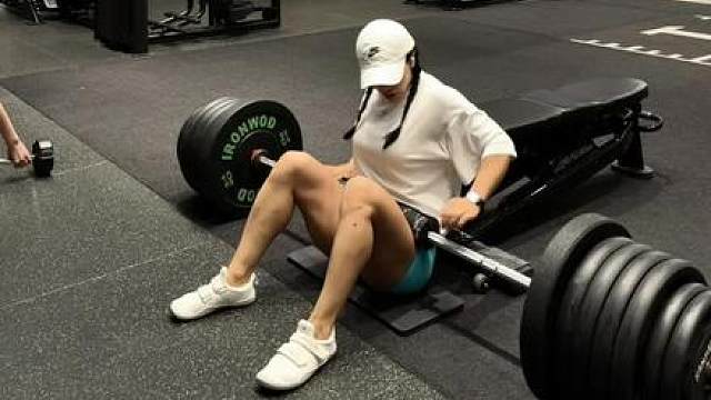 臀推240kg ———比身体更强大的是意志力