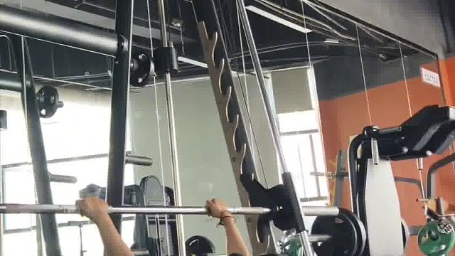 哈哈哈，我试着强大。