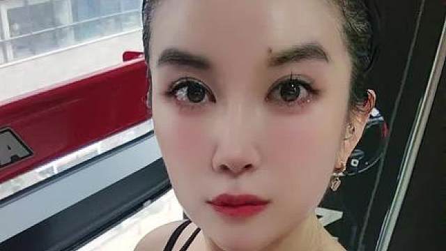 爱健身的小姐姐