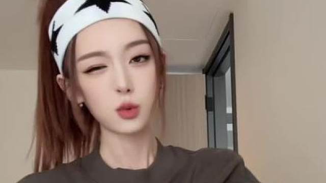 提问 视频里一共出现几个