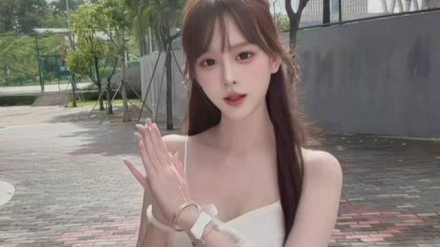 出现一下，嘻嘻嘻