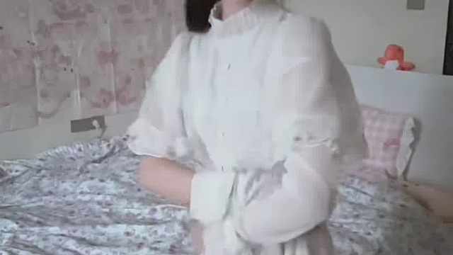 像一只阴暗的小老鼠