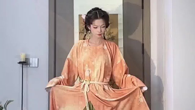 今天穿圆领袍耶