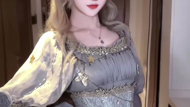 此女今天有点乘乘的