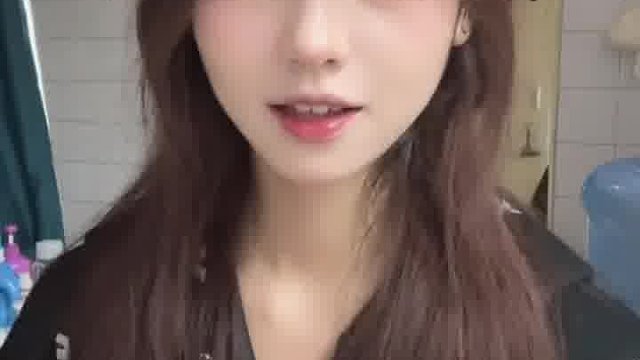 有没有人发现我打耳洞了