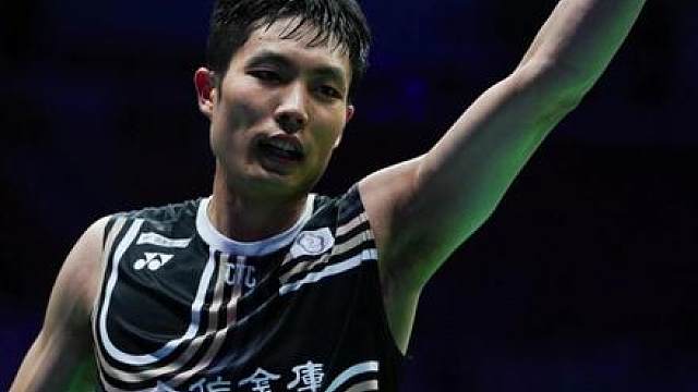 35岁的年龄拖着脚伤硬刚昆拉武特！周天成真让人钦佩！