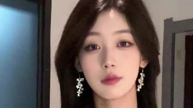 经常有人问我 你是怎么做到这么可爱的 唉 对此我也很无奈只能说是天生萌命(-ω-)