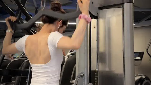 不要叫我肌肉女 我是练背器械的主理人