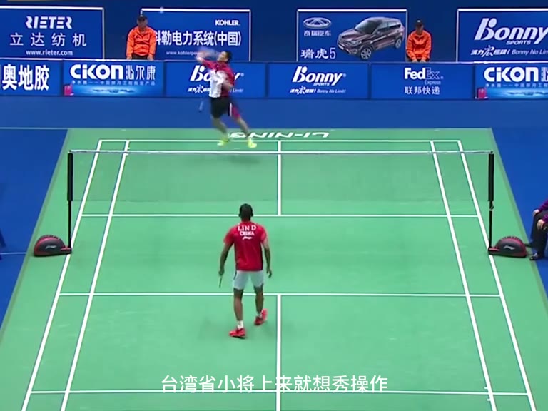 林丹被逼得连续鱼跃救球得分，这身体素质无人能及