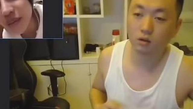 再狭小的树缝也会被阳光拥抱; 当善良遇见了温柔，便是人间绝配