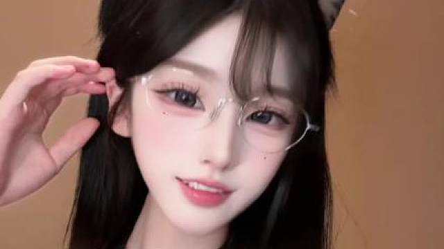 我已不是你口中的废物小蛋糕了，十八岁那年被你气哭的雨夜，背着一柄叉子负气出走独闯冰箱，学会了变糕冷的诀窍