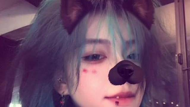 我能嘤嘤嘤也能冷冰冰还能陪你躺在天台上数星星我能给你偏爱️也能给你例外还能给你完美爱情没有伤害️