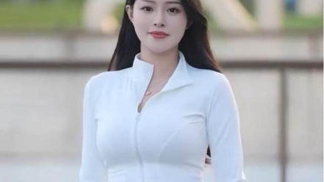 活得通透的人 ，没有特别想维持的关系 ，也没有特别想要的东西 ，走近的人不抗拒 ，离开的人不强留 ，就连吃亏也懒得计较。