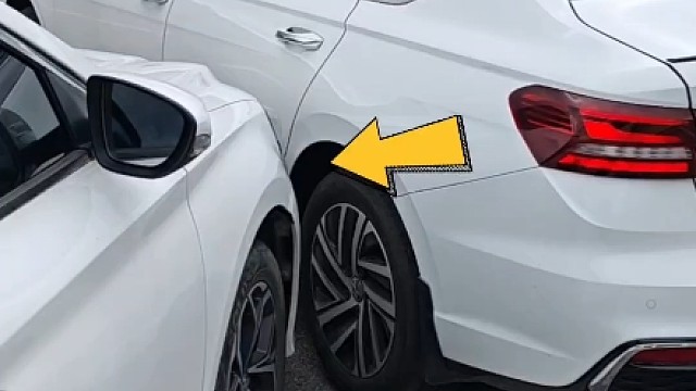 新手开车出库，三招避免刮蹭