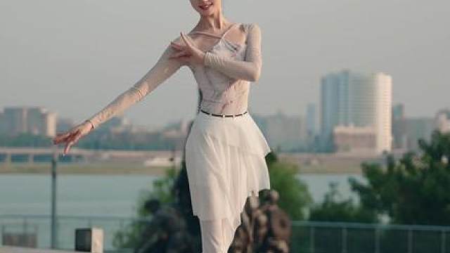 高楼上听一曲琵琶