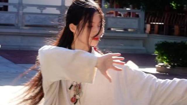 什么风，竟把头发吹得如此颠