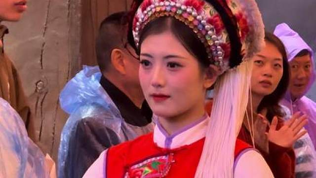 早上好白族小凤来跳舞啦