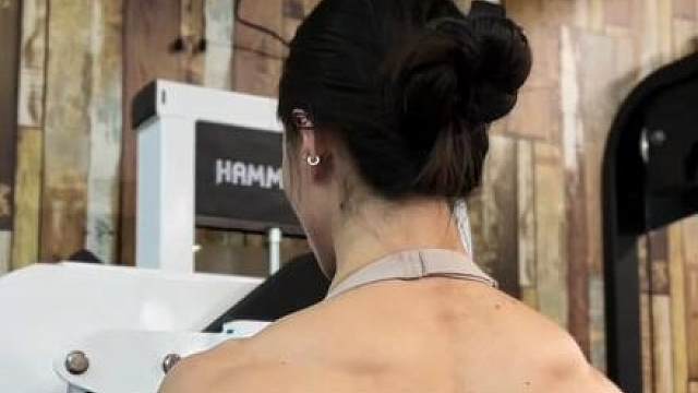 女人不会嫉妒我， 她们会爱上我的前锯肌