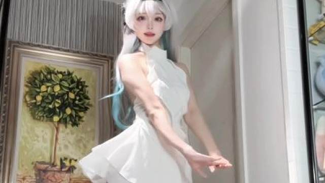 觉得流萤很适合所以拍了几十次选出了一版