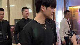 童哥線下依舊頂流