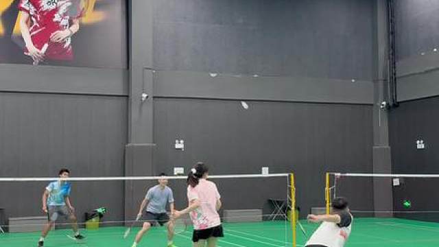 打不动了就睡觉么？ 裁判员请把他拖出去