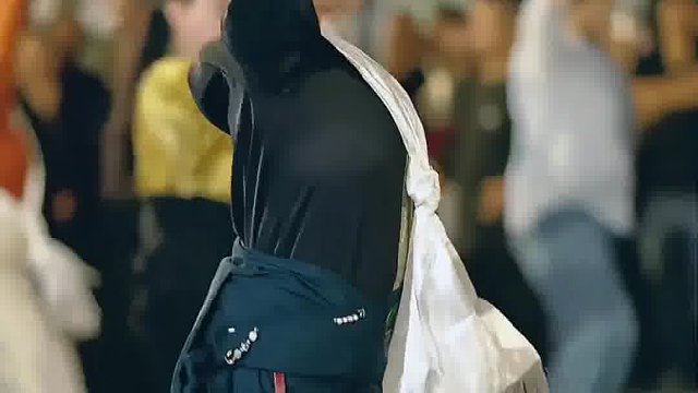 十月微凉，一雨成秋，愿无憾过往，笑迎未来