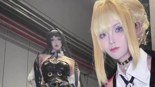 看什么呢 伊芙琳：