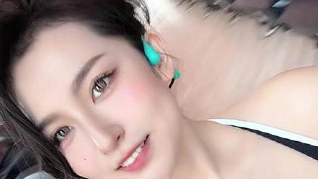 最近都在户外运动，爬山去啦……