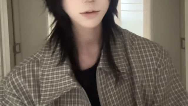 你说警惕所有让你上瘾的东西 也包括我吗