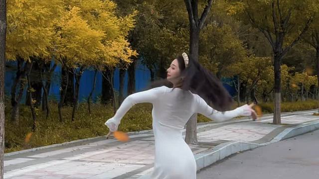 “能不能为你再跳一支舞”