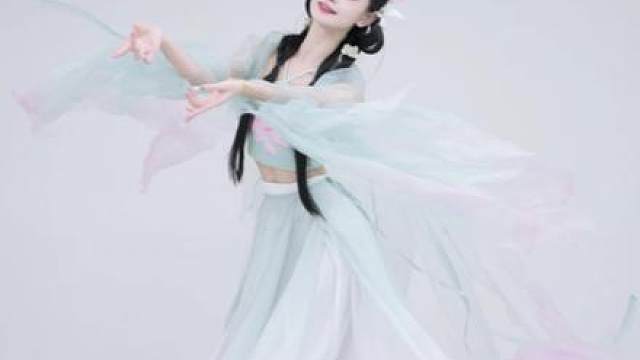 折枝花满衣今日份甜甜舞