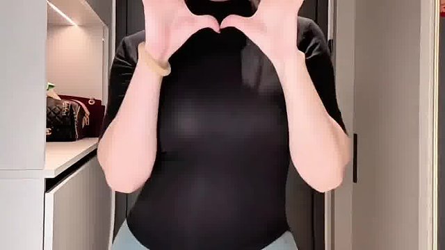 是谁在耳边说爱我永不变