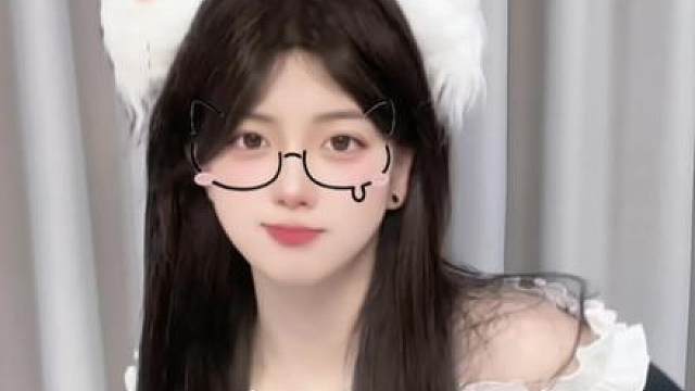 我能嘤嘤嘤 也能冷冰冰