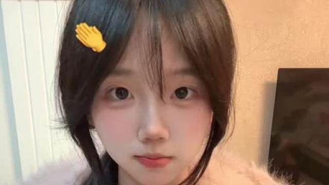 你可以不夸她可爱吗 我也可以装的