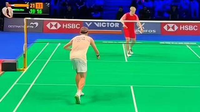 恭喜传奇耐冲王石宇奇2-1拿下丹麦曲奇龙