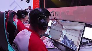 感受一下職業(yè)選手比賽第一視角