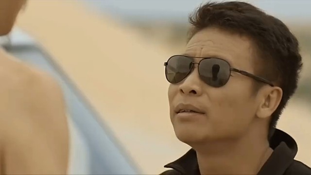 黄胶鞋，七分裤，近战法师刘海柱