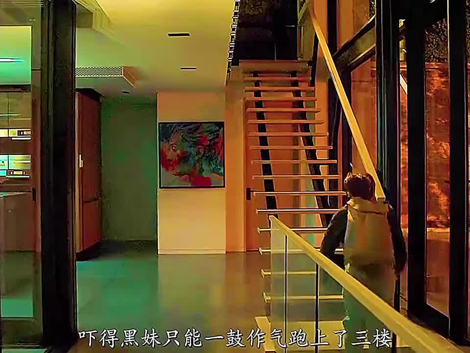 每个礼拜五他们都会假扮成服务员偷偷混进富豪的别墅里偷东西