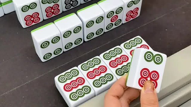 高手们，我摸到个六筒怎么打？