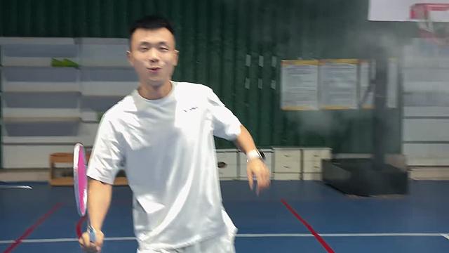 羽毛球烟雾警告！