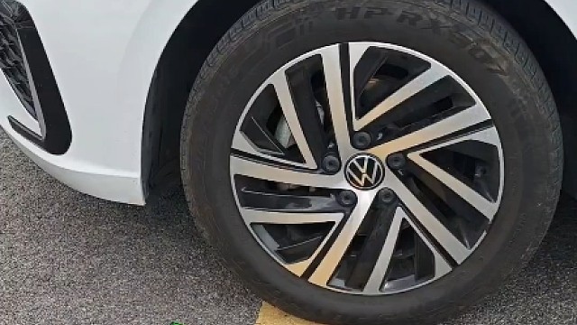 判断车辆前轮位置，记住三个技巧，轻松学会。