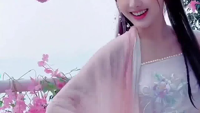 小姐姐是仙女下凡吧，只有仙女才这么好看。